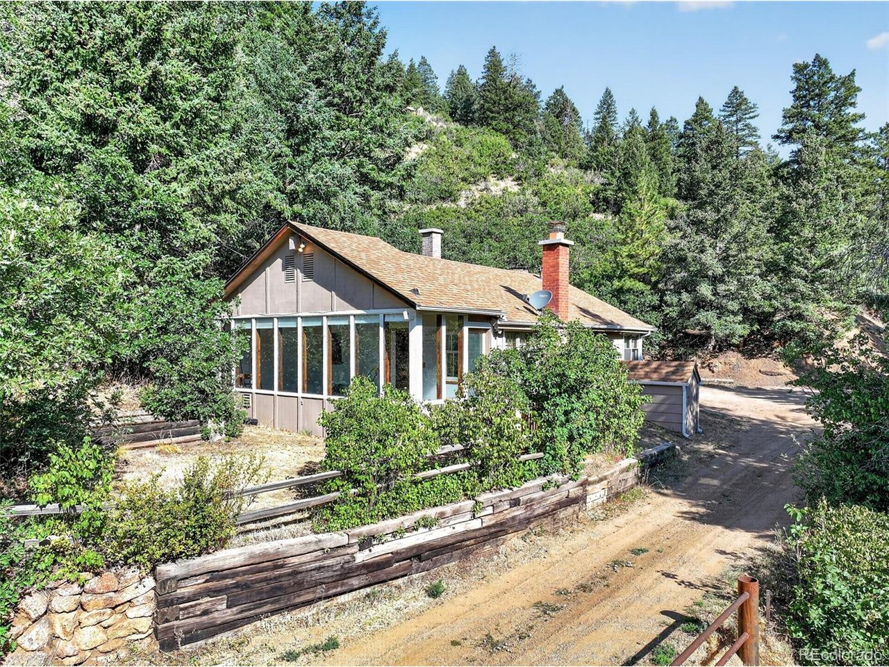 2105 Hidden Valley Rd — photo