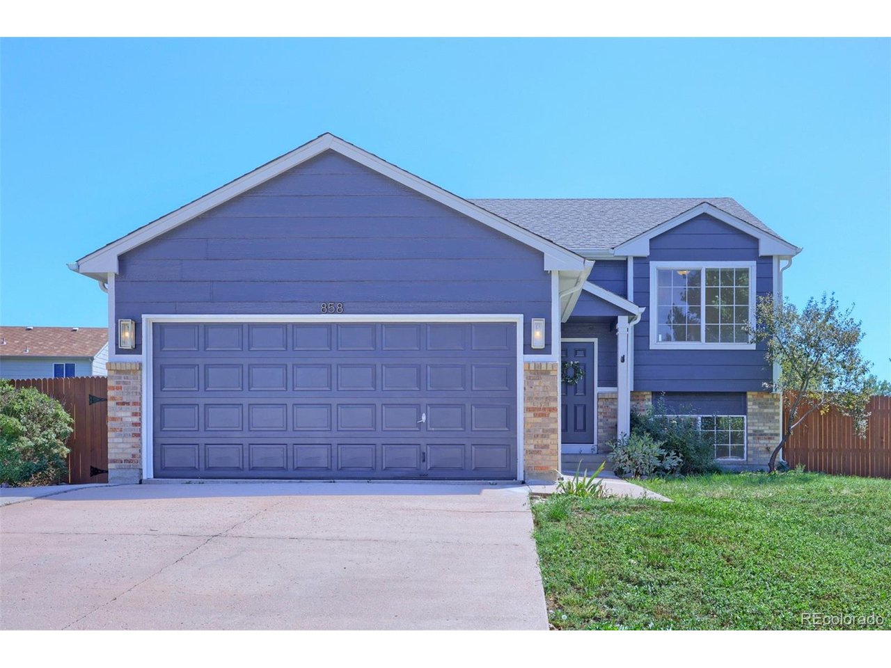 858 Marshall Dr — photo