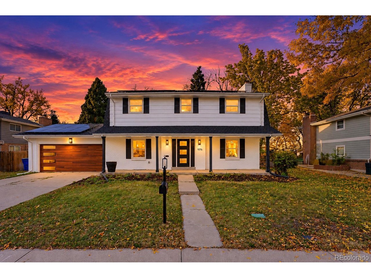 1375 W Hinsdale Dr — photo