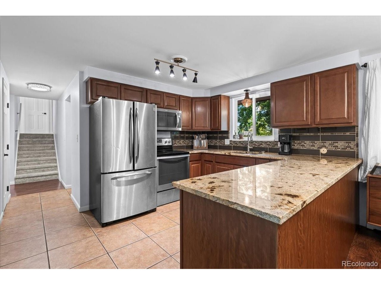 61 Birch Ct — photo