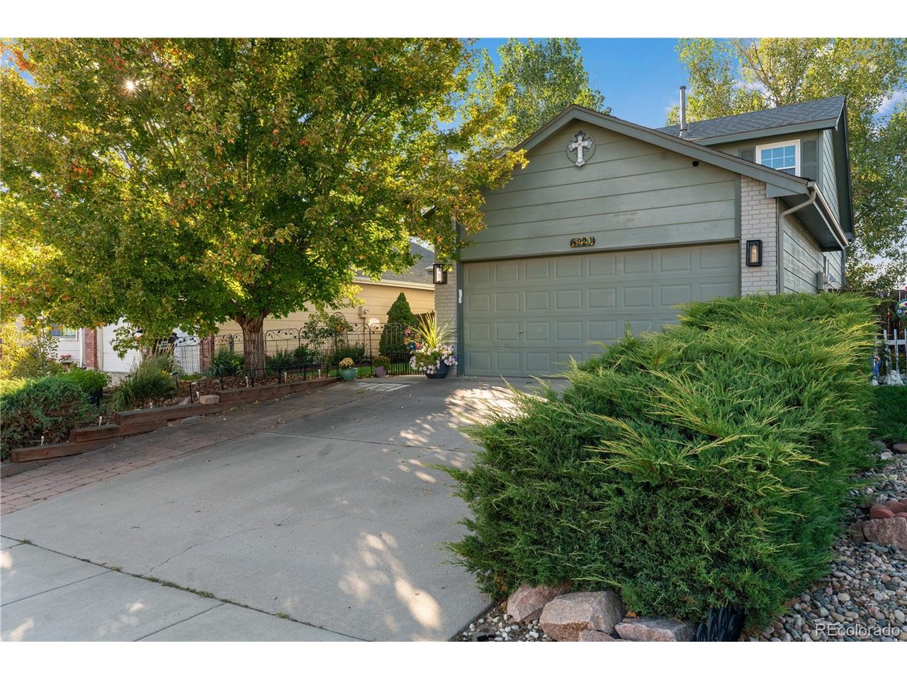 8220 Chancellor Dr — photo
