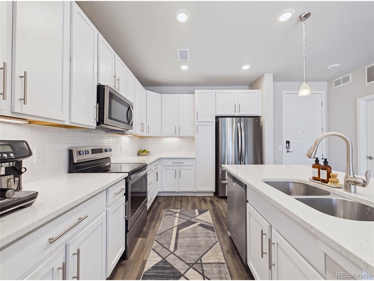 400 E Fremont Pl Unit 204 — photo