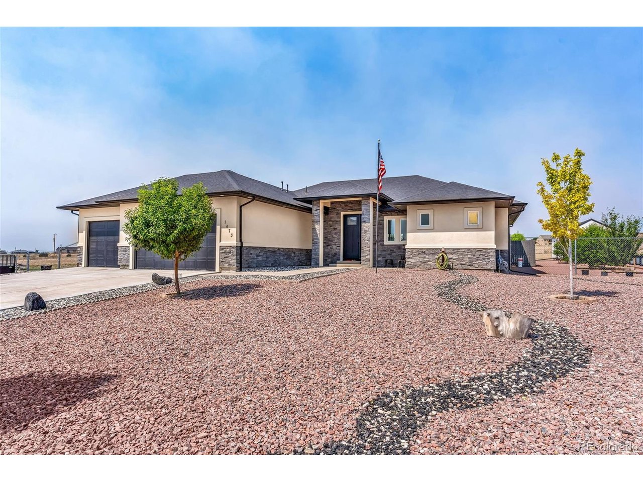 1673 N Calle Rosa Dr — photo