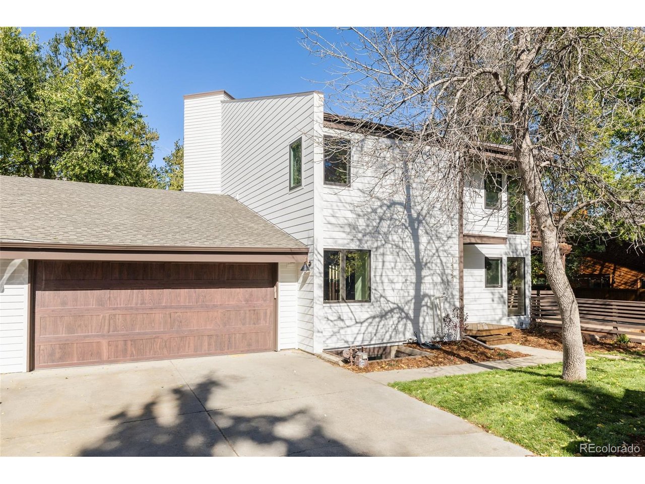 1737 Hawthorn Pl — photo