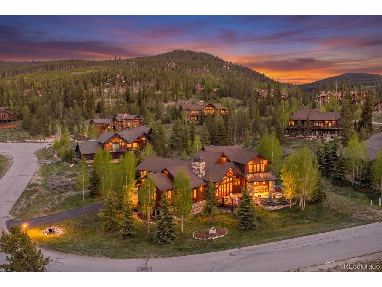 315 Lake Edge Dr — photo