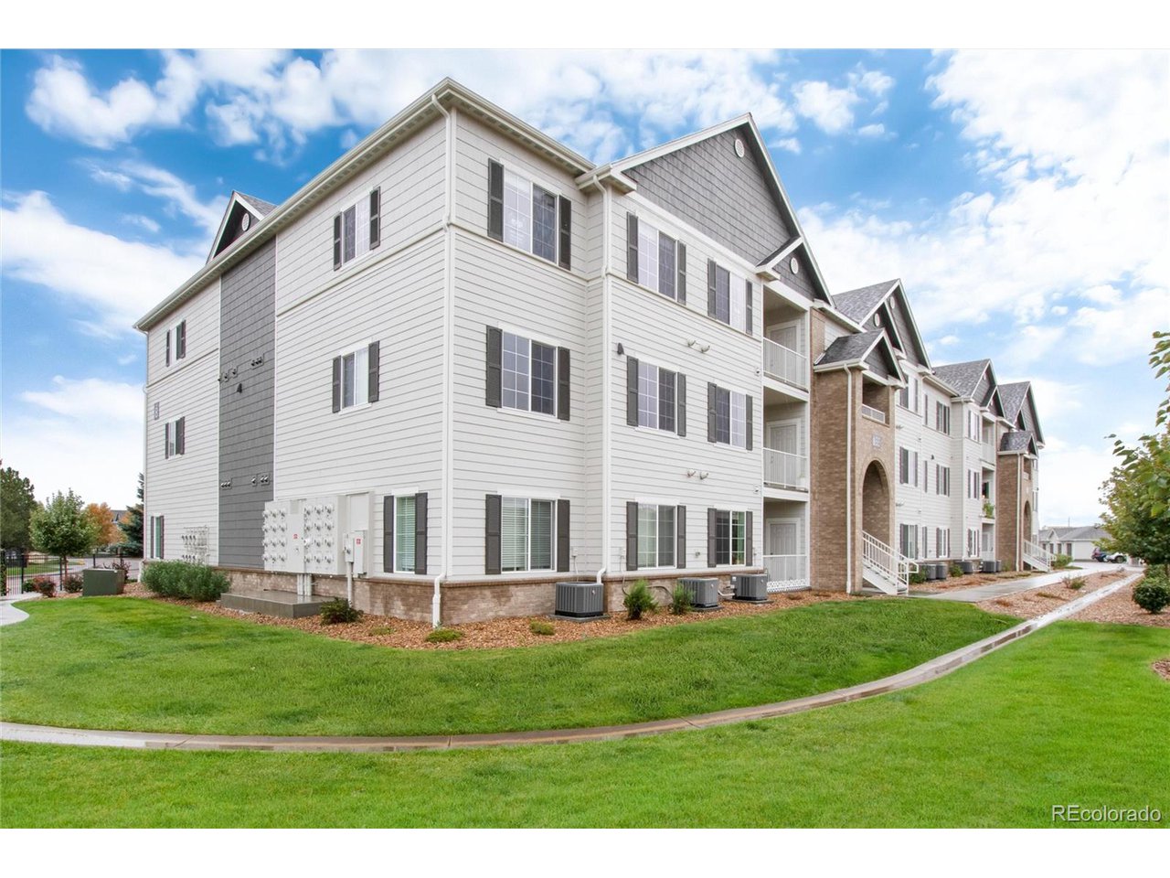 15700 E Jamison Dr 8-305 — photo