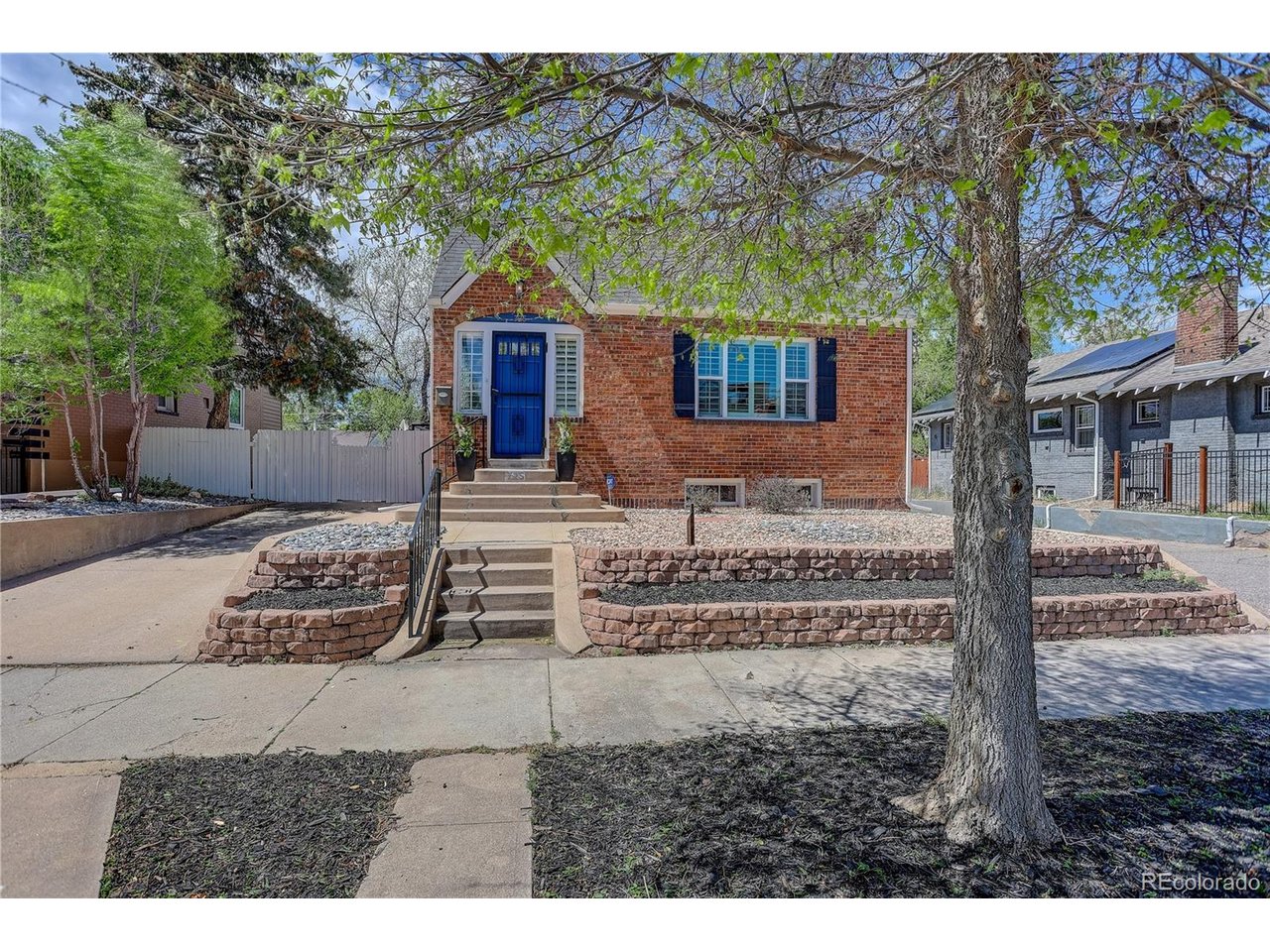 725 S Grant St — photo