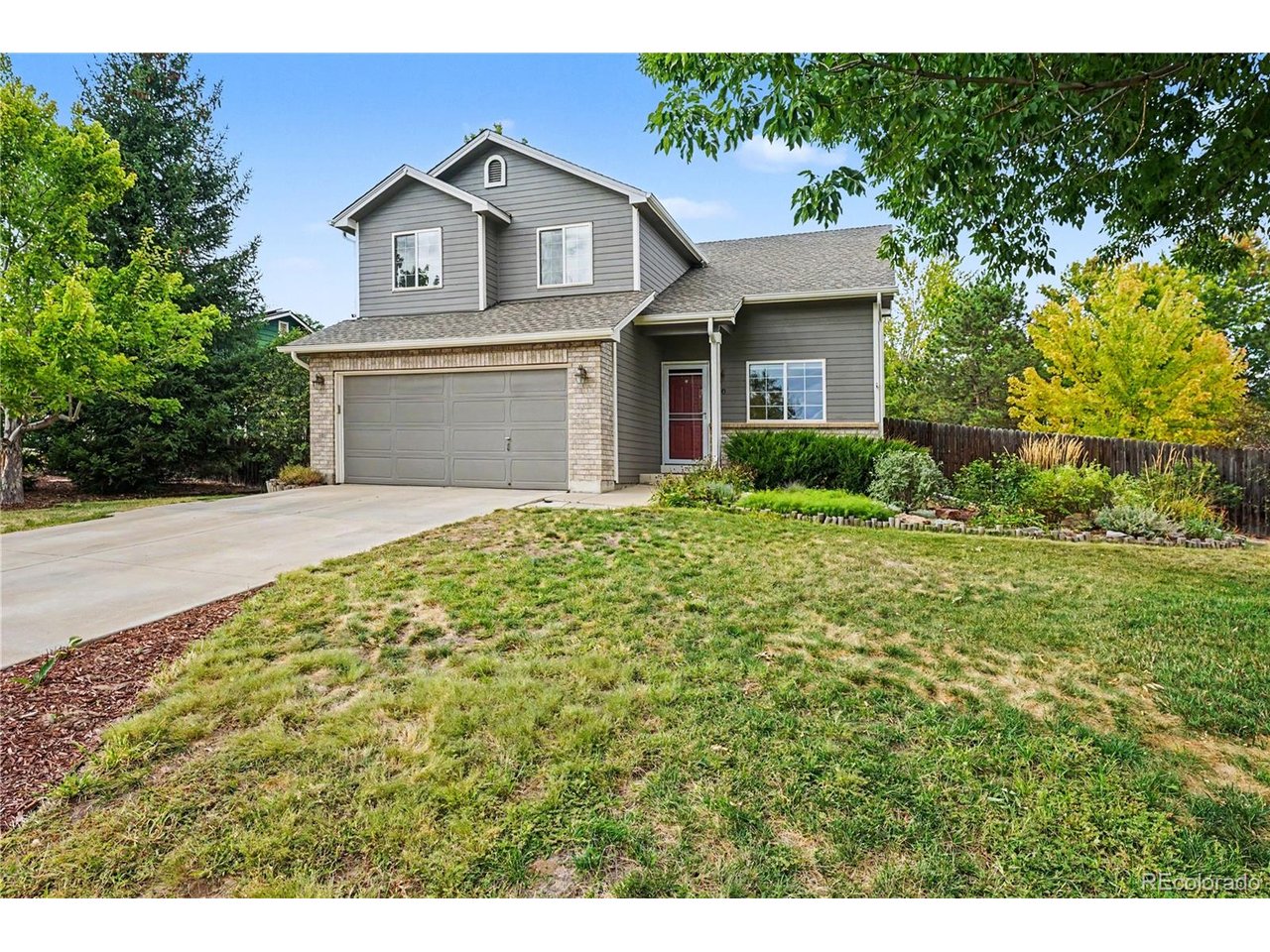 360 Maplewood Dr — photo