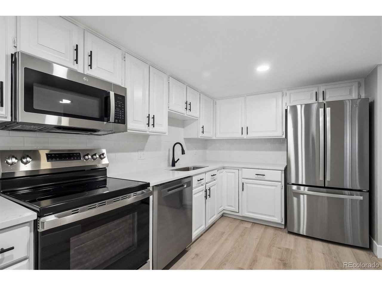 13901 E Marina Dr 102 — photo