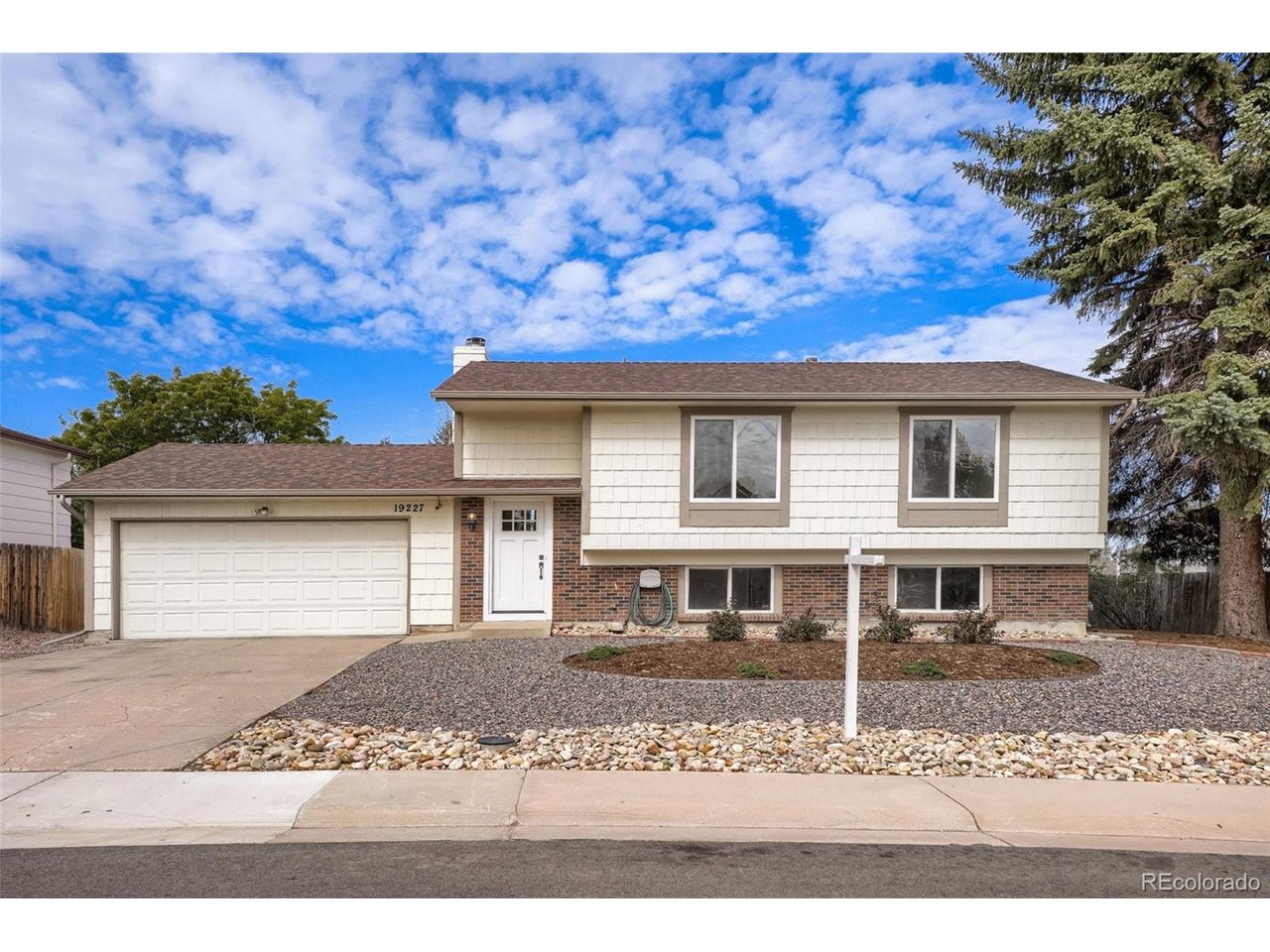 19227 E Arizona Pl — photo