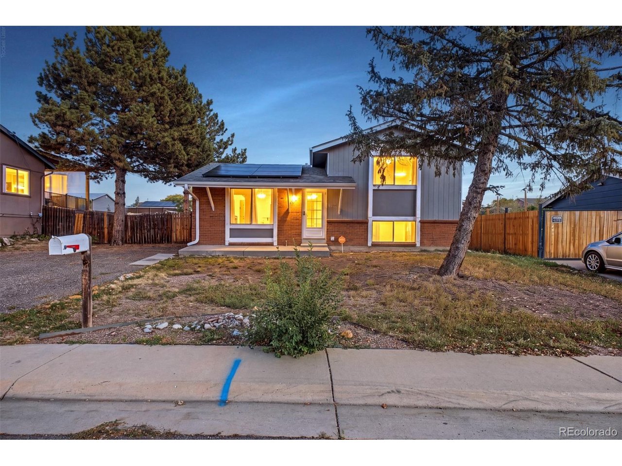 1463 Quivira Dr — photo