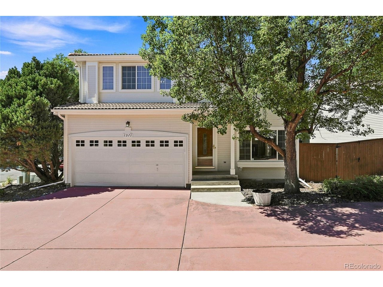 1371 Laurenwood Way — photo