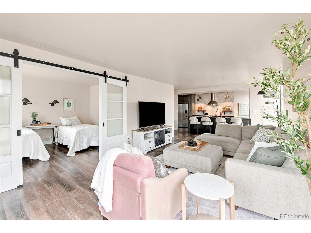 1625 Larimer St Unit 1705 — photo