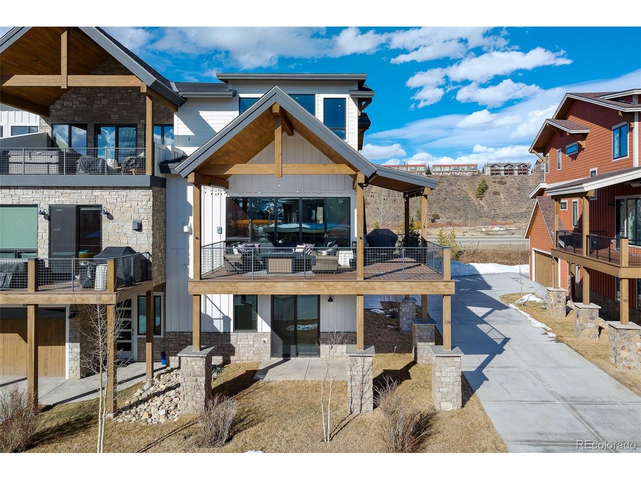 174 Hay Meadow Dr — photo