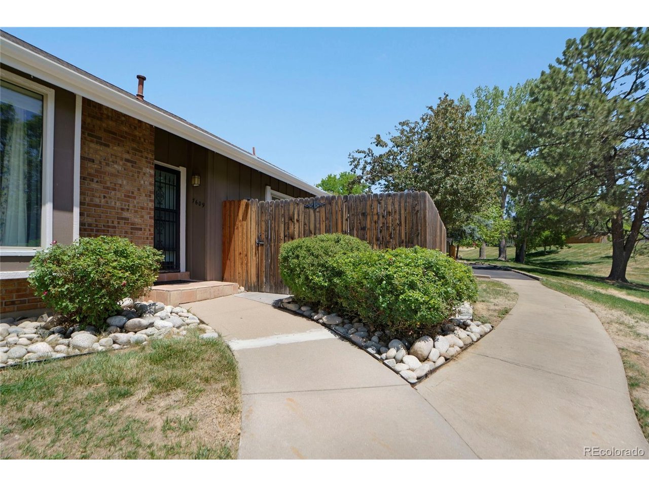 7609 E Jamison Dr, Centennial, CO 80112 — photo 2
