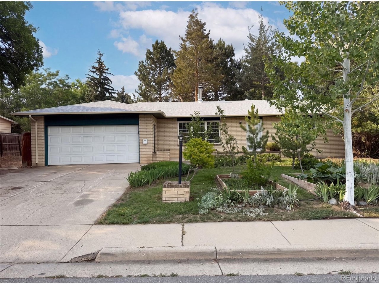 1307 Redwood Dr — photo