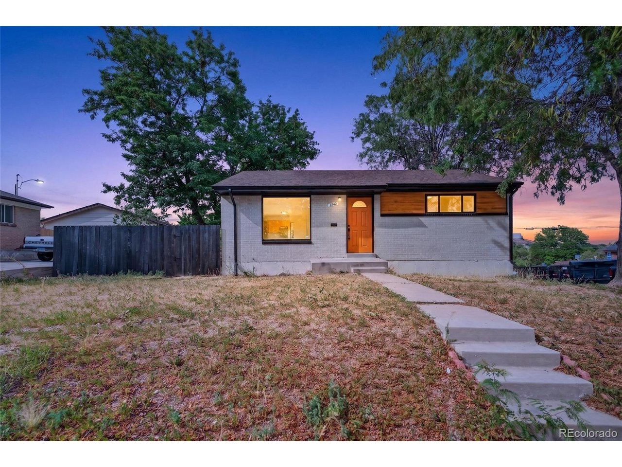 1343 Lipan Dr — photo