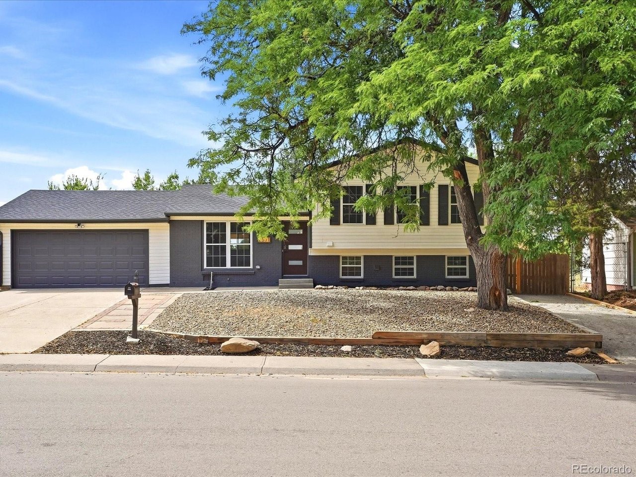 2571 S Kittredge Way — photo