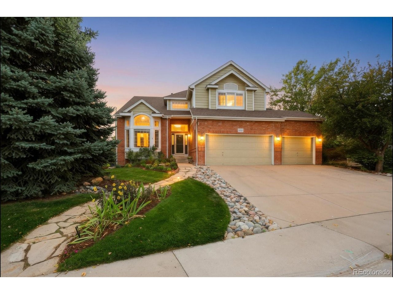 10280 Charissglen Cir — photo