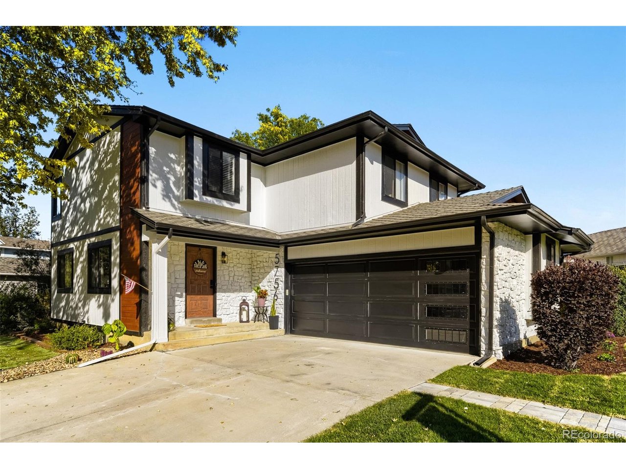 5756 S Lansing Ct — photo
