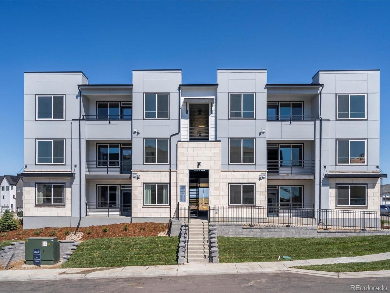 11980 Soprano Cir 201 — photo
