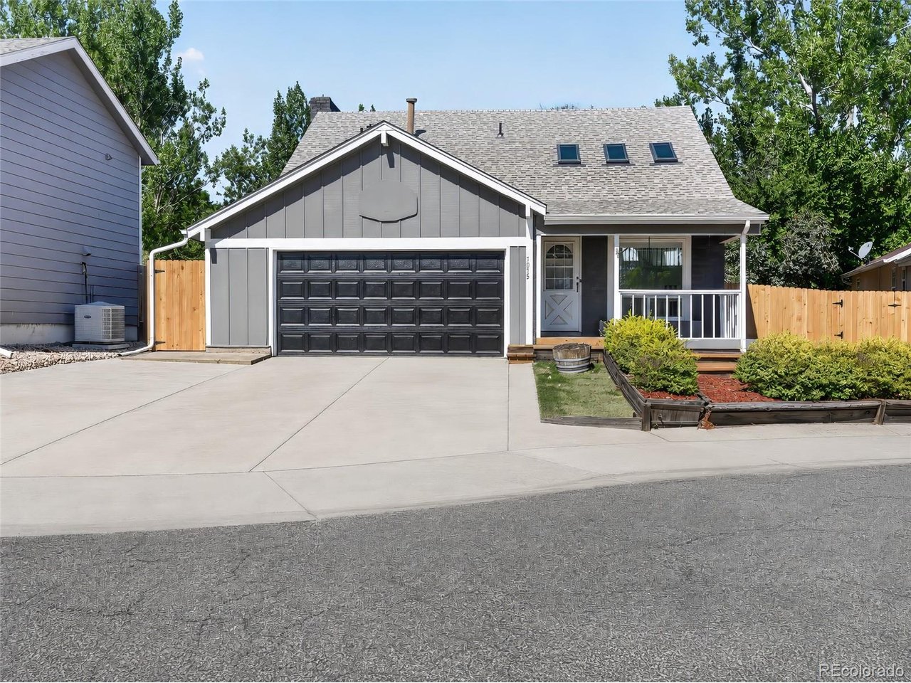 7975 Dudley Ct — photo