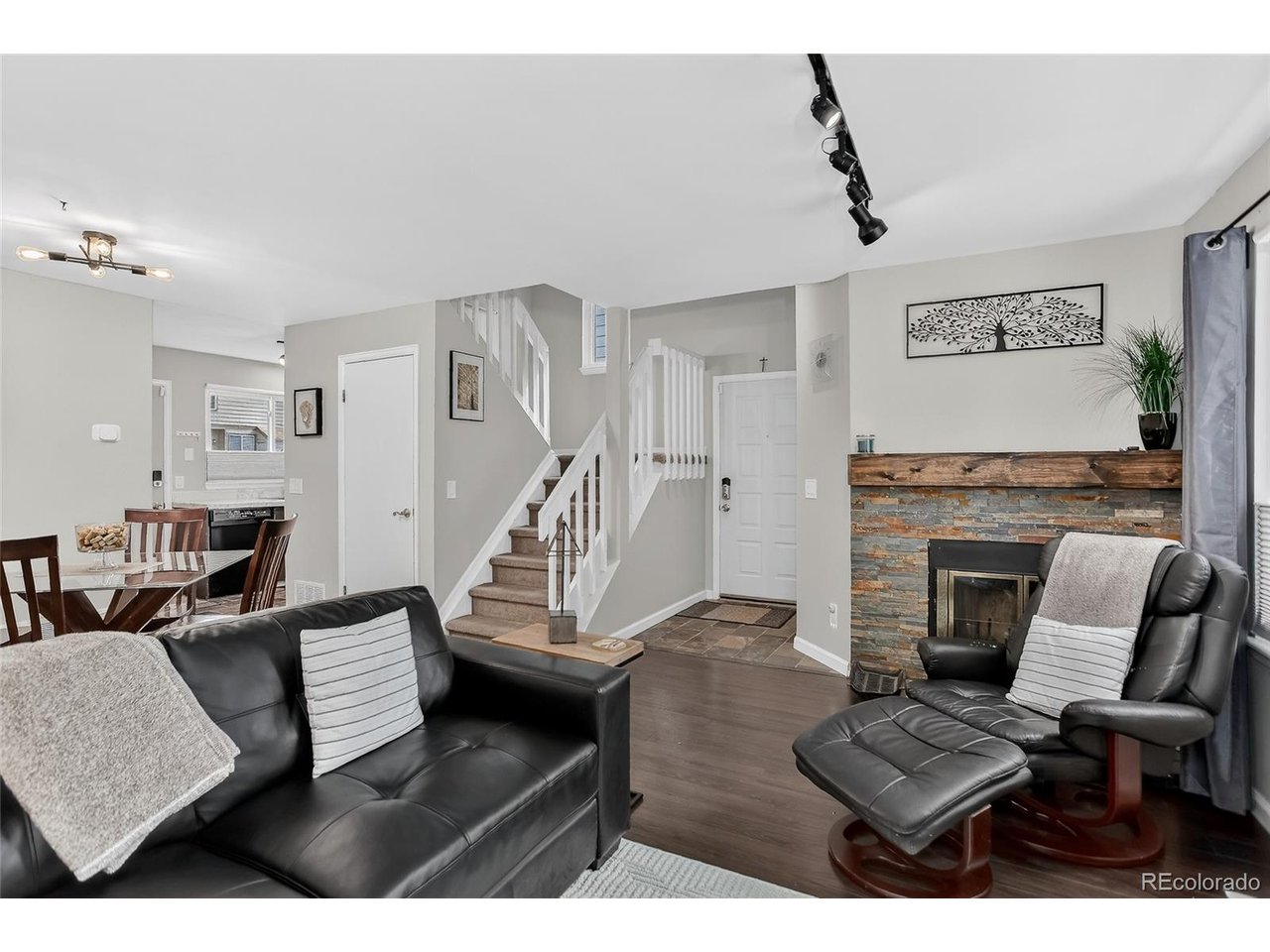 889 Summer Dr 14 — photo