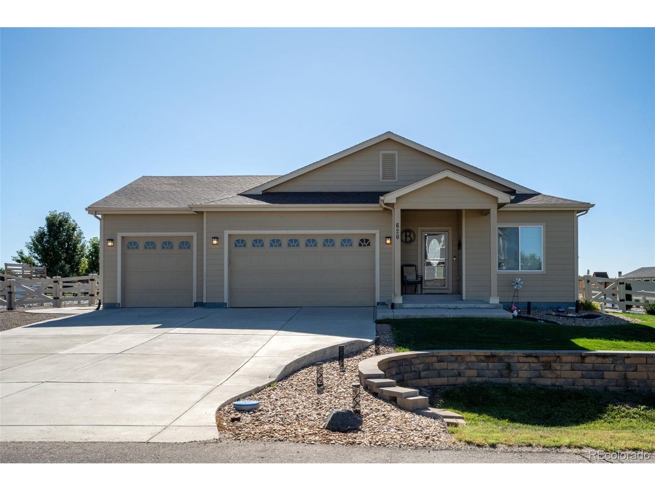 620 Remington Dr — photo