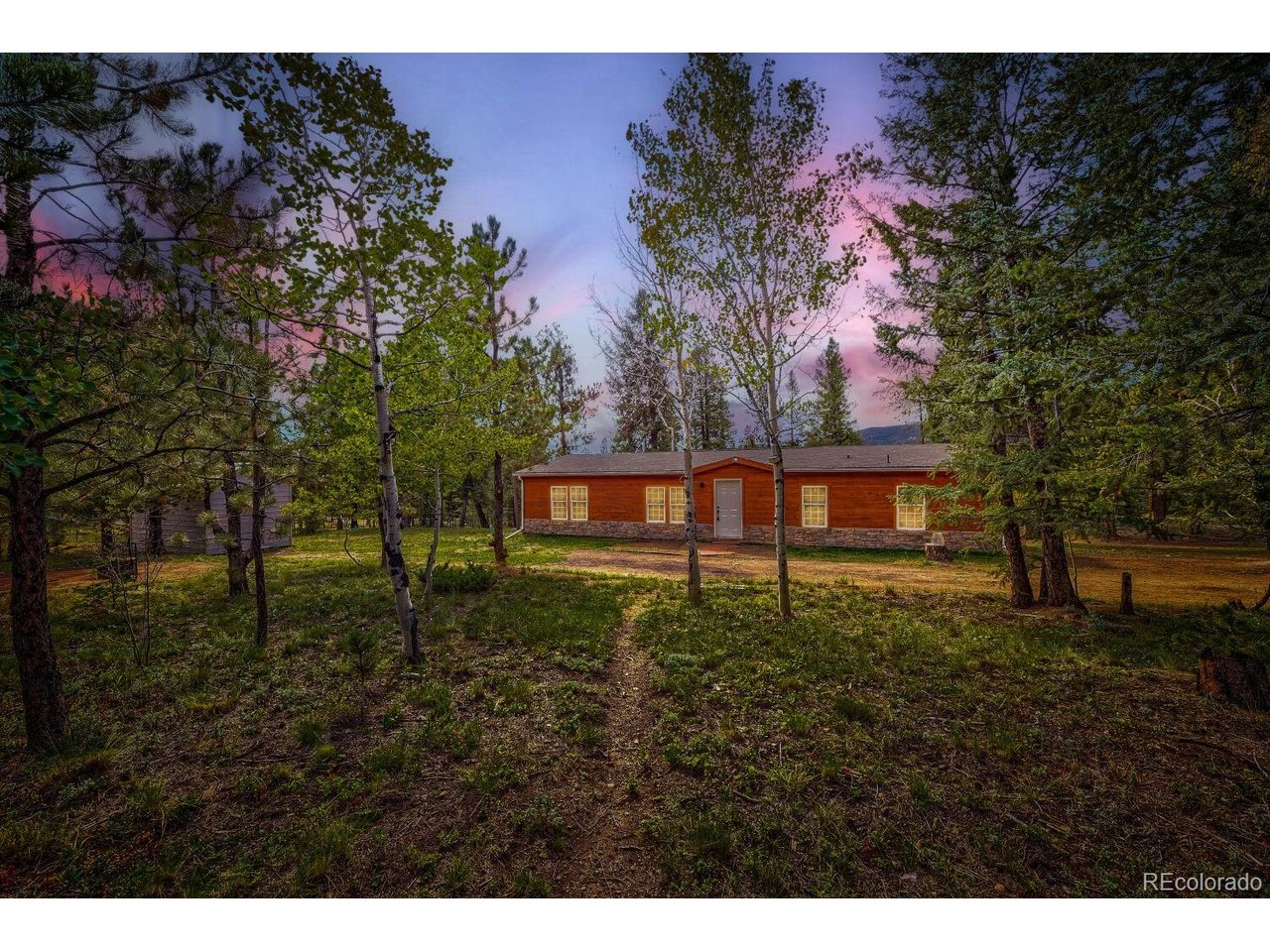 580 Forest Dr — photo