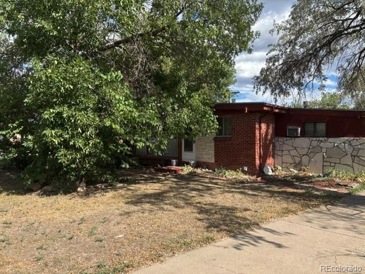 3140 Appleblossom Ln — photo