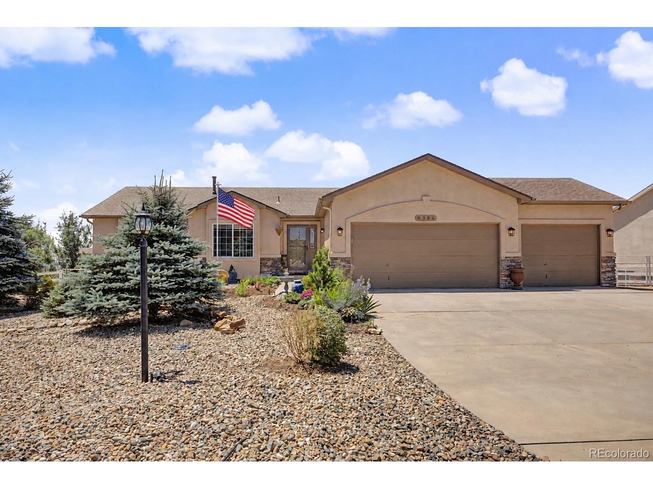 9386 Rockingham Dr, Peyton, CO 80831 — photo 2