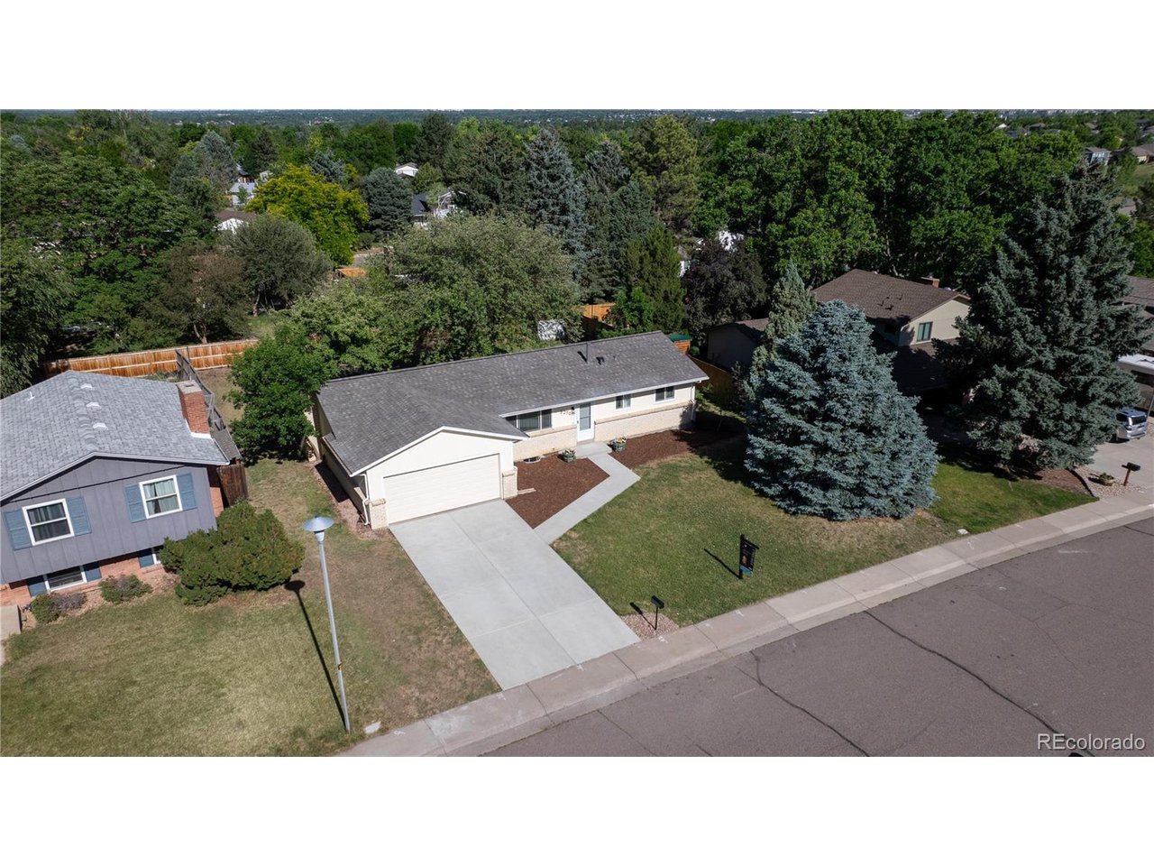 6270 S Fenton Ct — photo