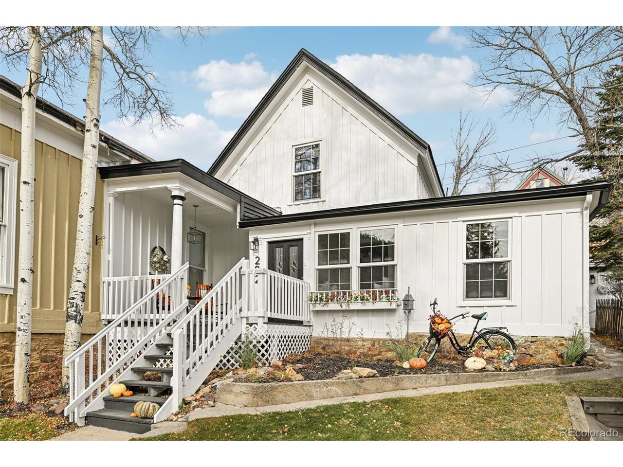 202 E 1st High St — photo