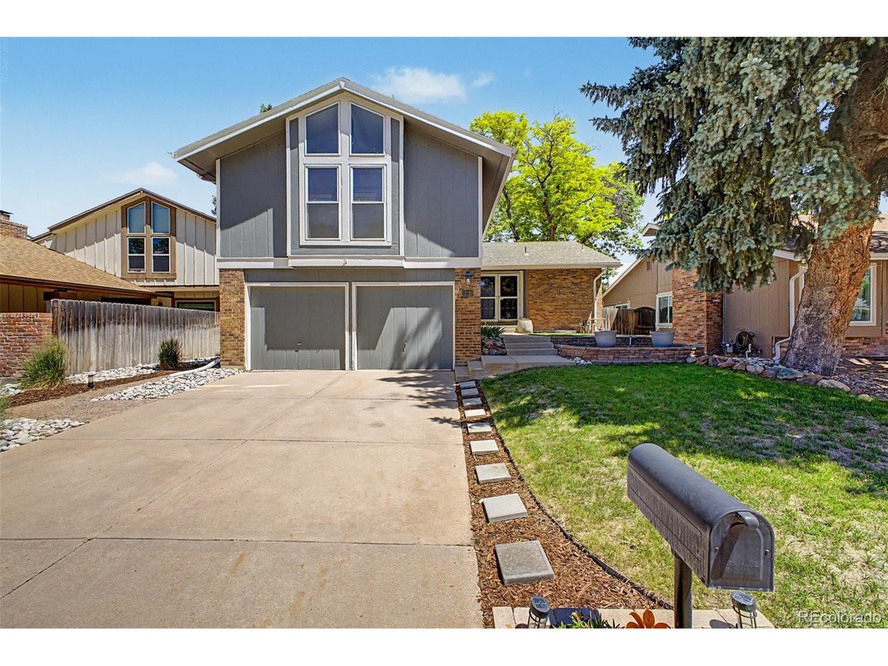 12120 E Amherst Cir — photo