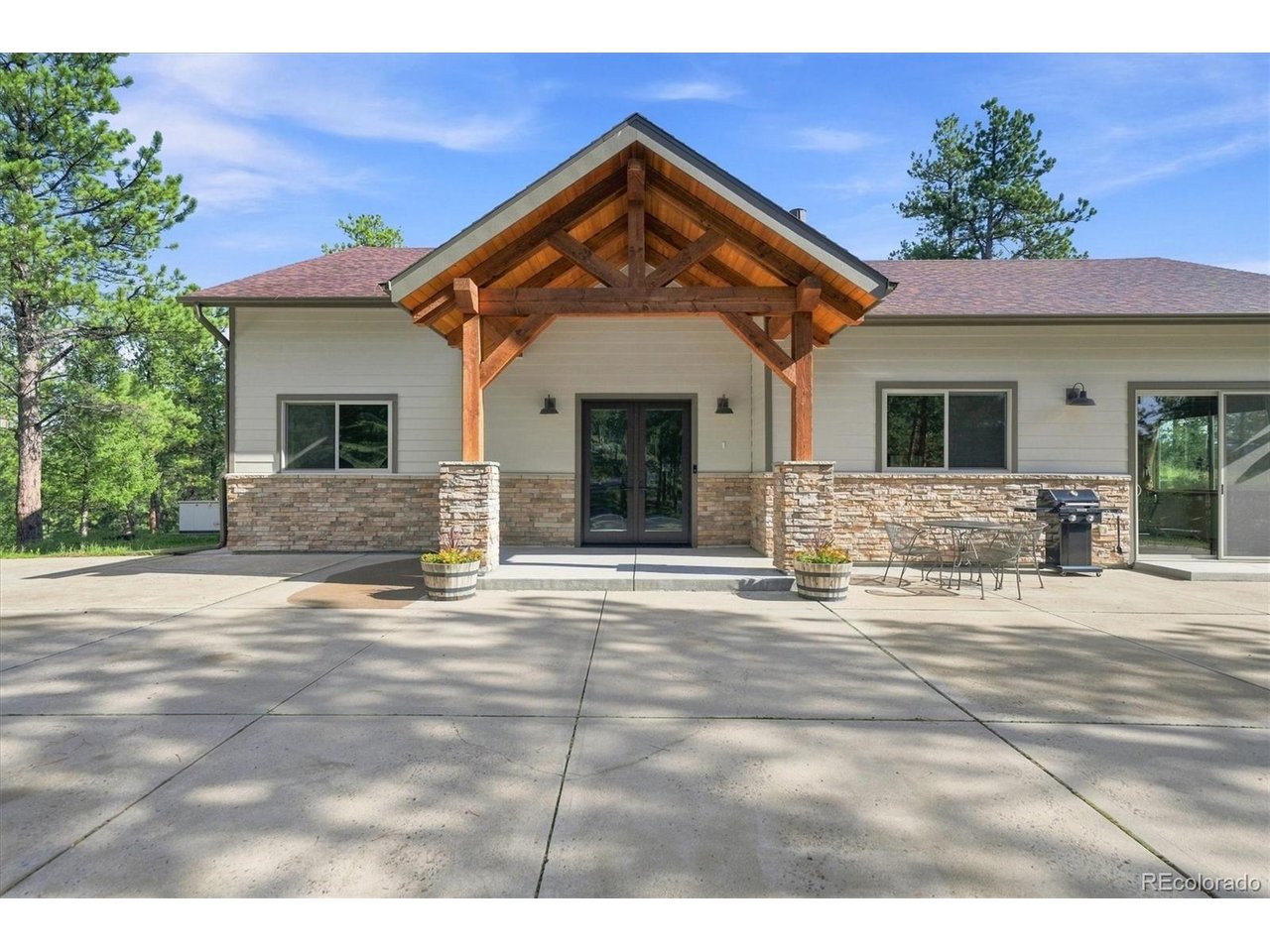 13694 Drake Ct — photo
