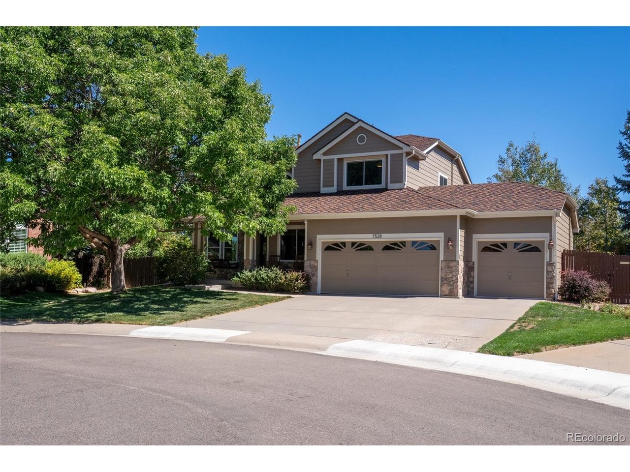 7528 Indian Wells Ln — photo