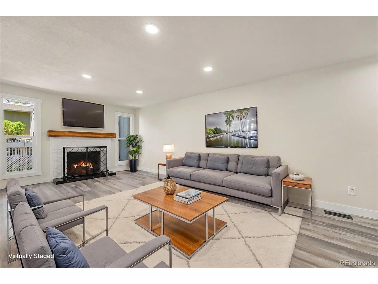 2740 S Kenton Ct — photo