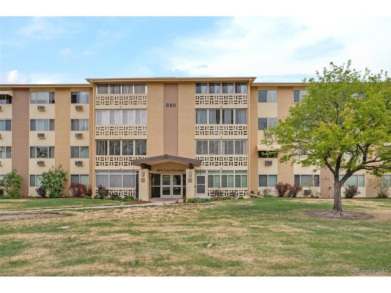 690 S Alton Way 6a — photo