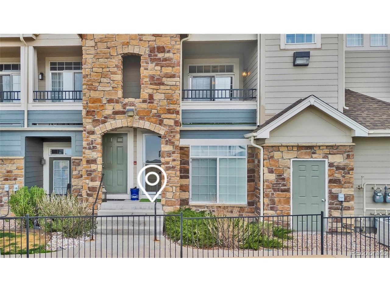 488 Black Feather Loop 215 — photo