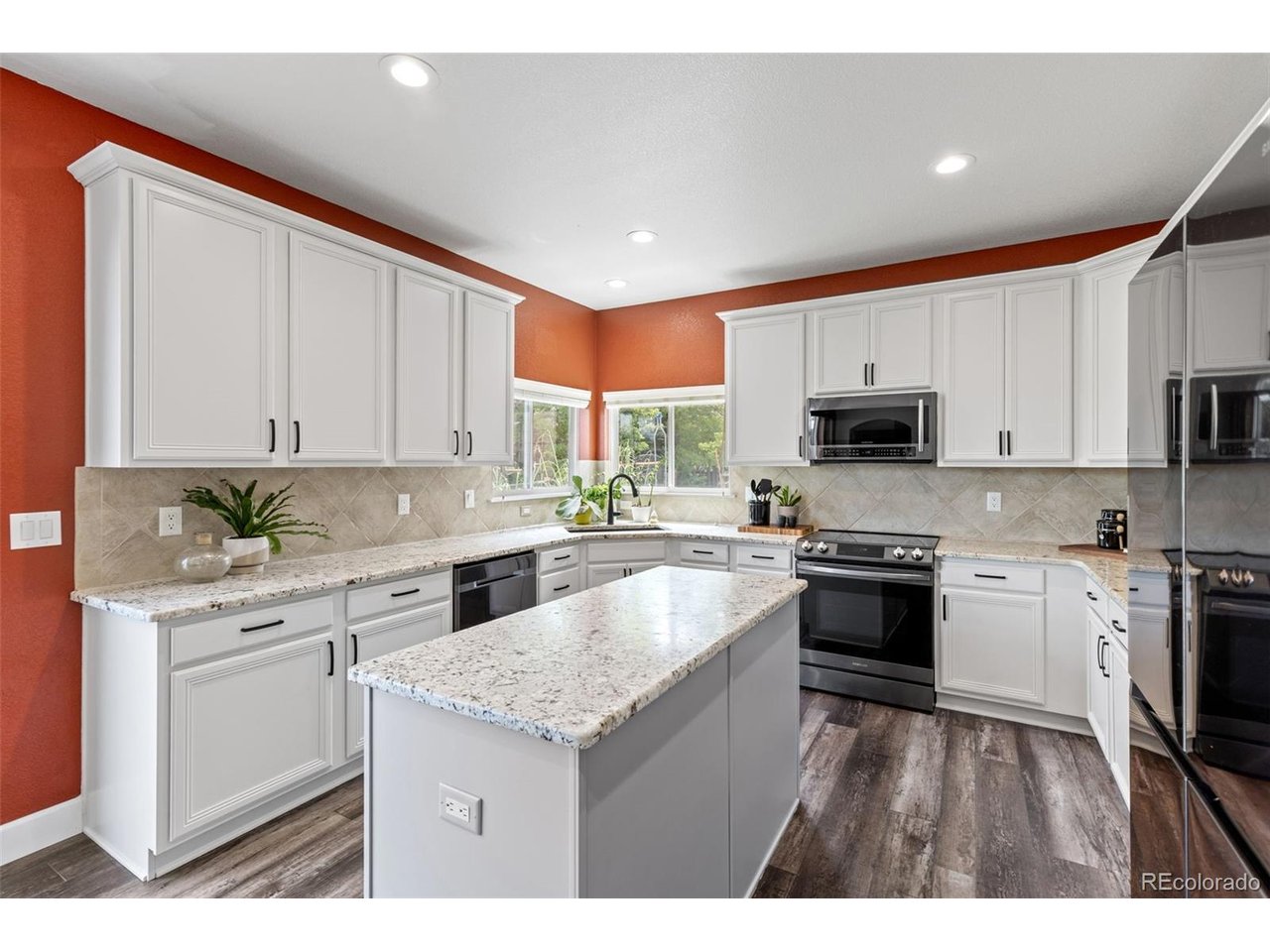 7664 Bison Ct — photo