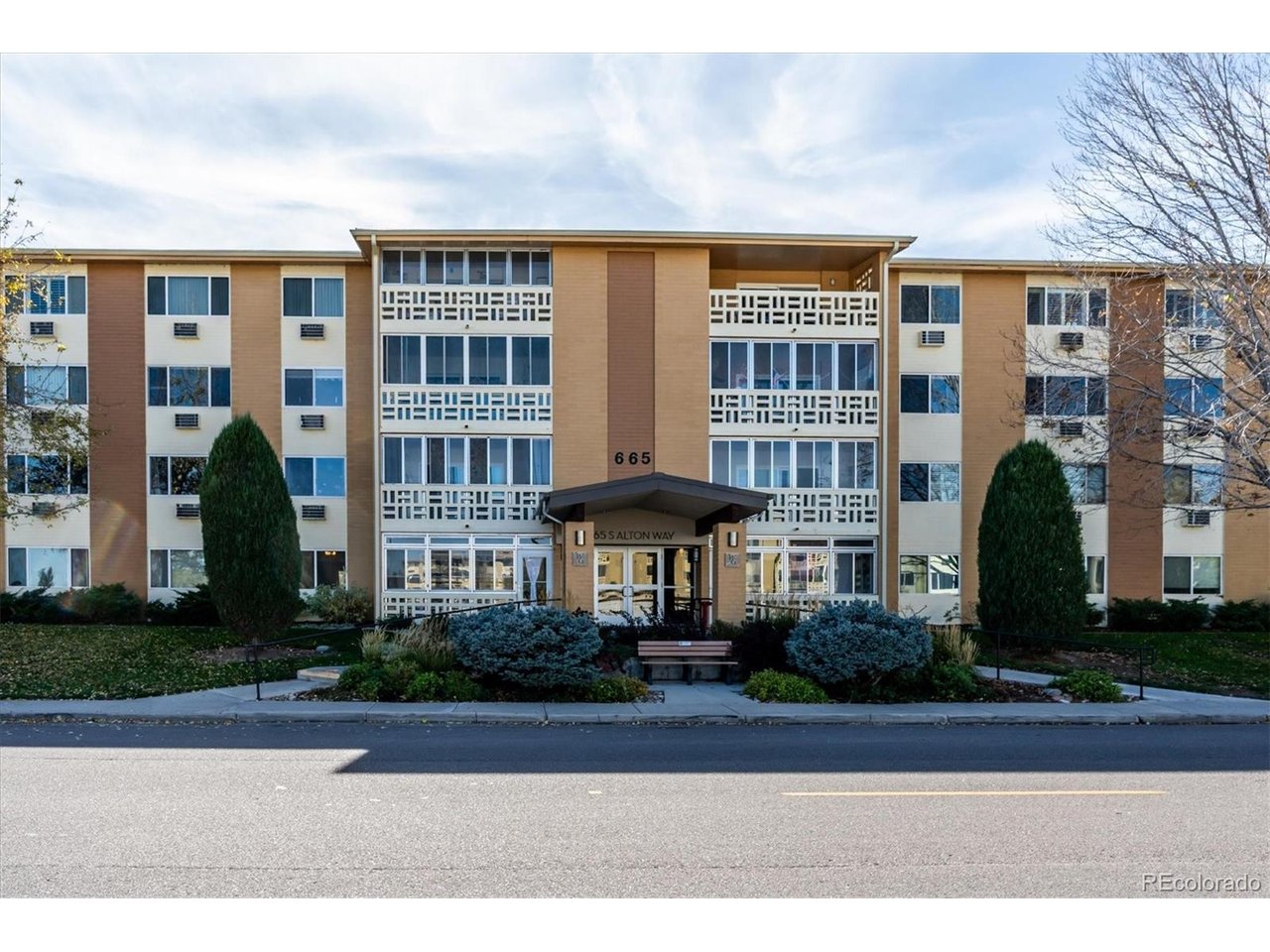 665 S Alton Way Unit 9C — photo