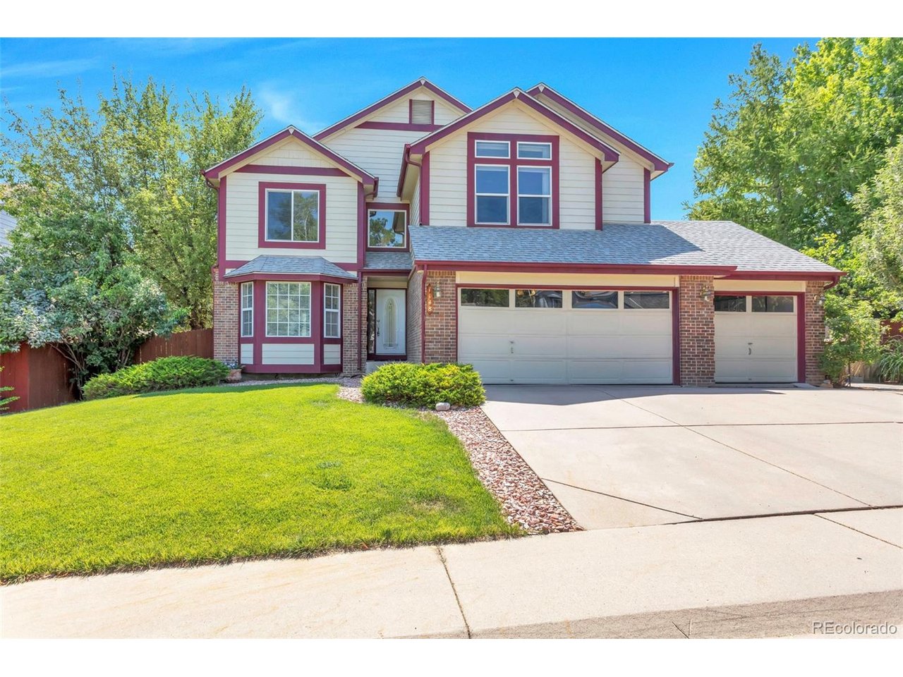 1148 Larch Ct — photo