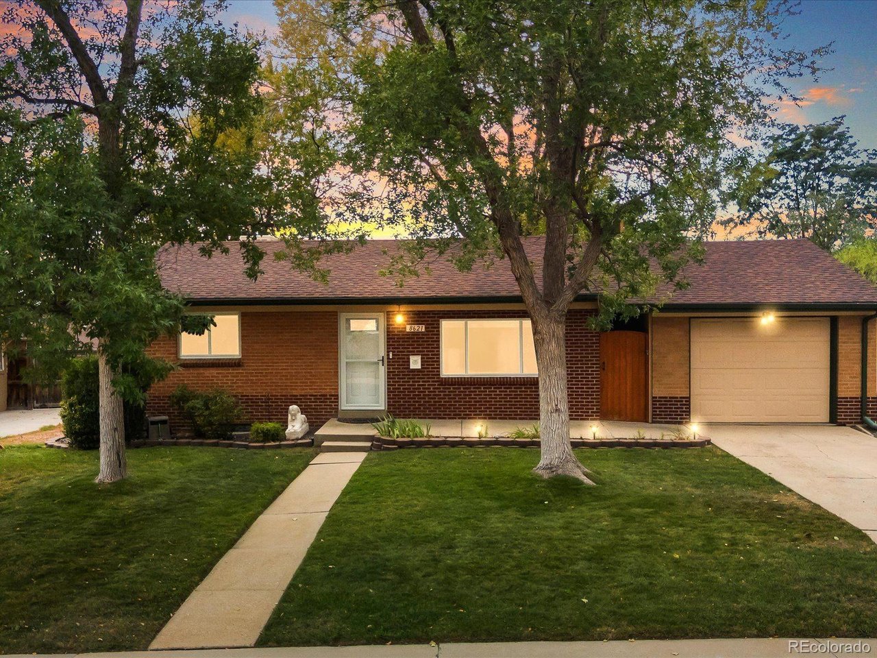 8621 Crescent Dr — photo