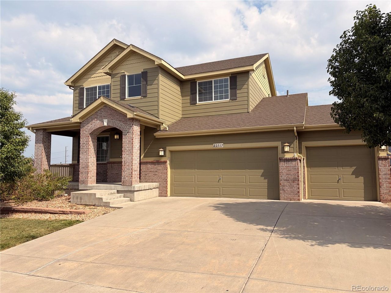 22517 E Layton Cir — photo