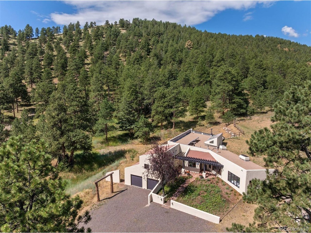 1053 Red Moon Rd — photo