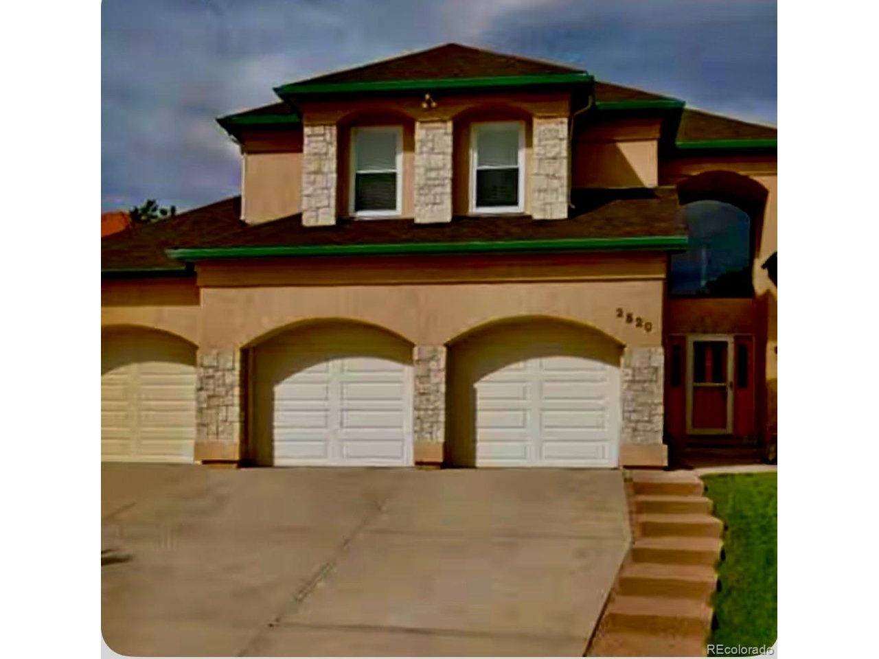 2520 Tamora Way — photo