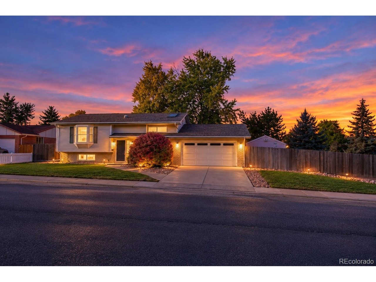 6459 Iris St — photo