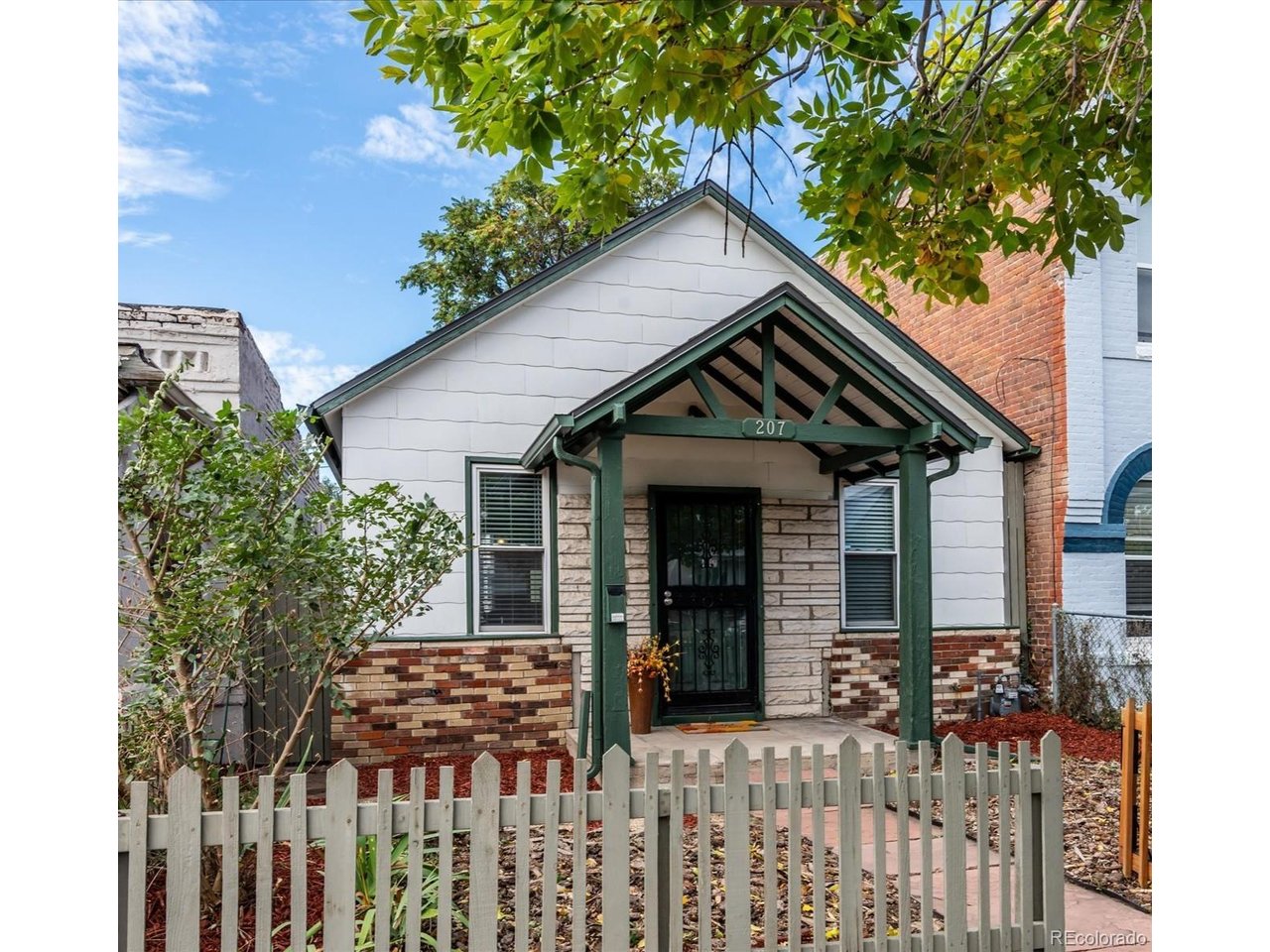 207 Galapago St — photo