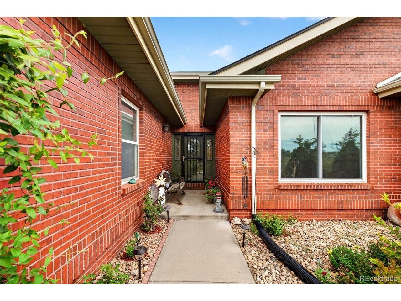 55739 E Apache Pl, Strasburg, CO 80136 — photo 2