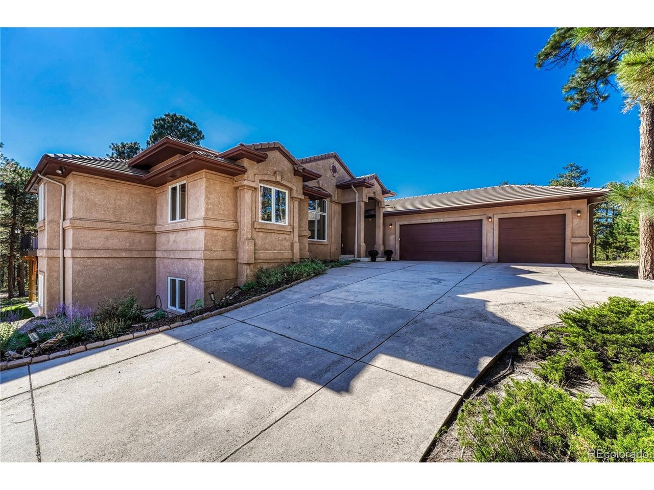 17180 Colonial Park Dr — photo